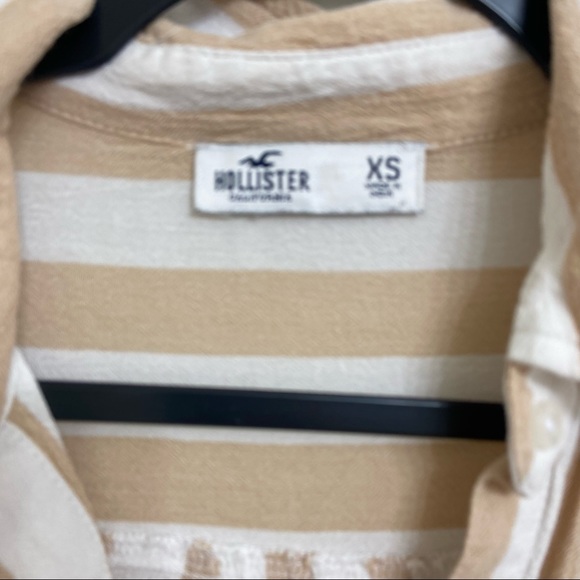 Hollister Crop Top - Picture 2 of 7